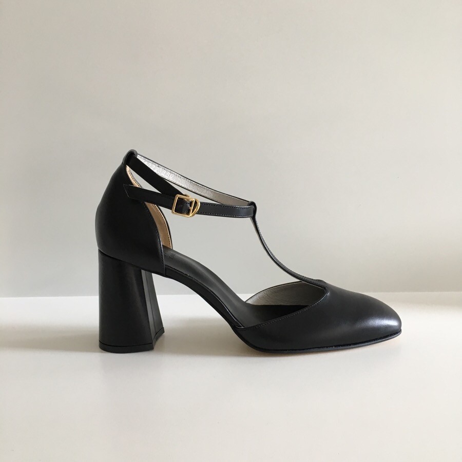 designer t strap pumps