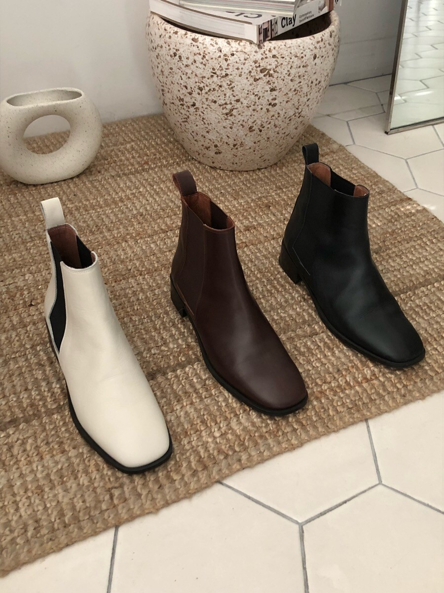 shiny chelsea boots womens