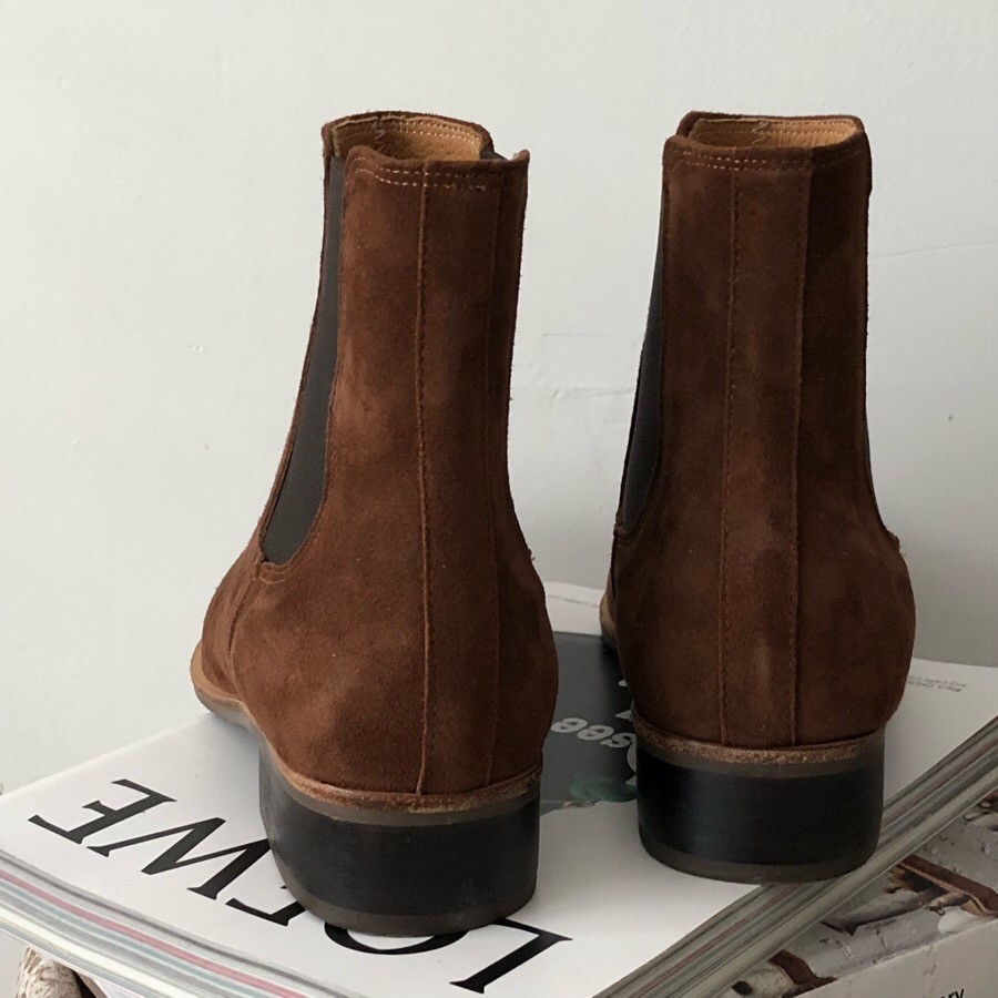 LOW CHELSEA BOOTS