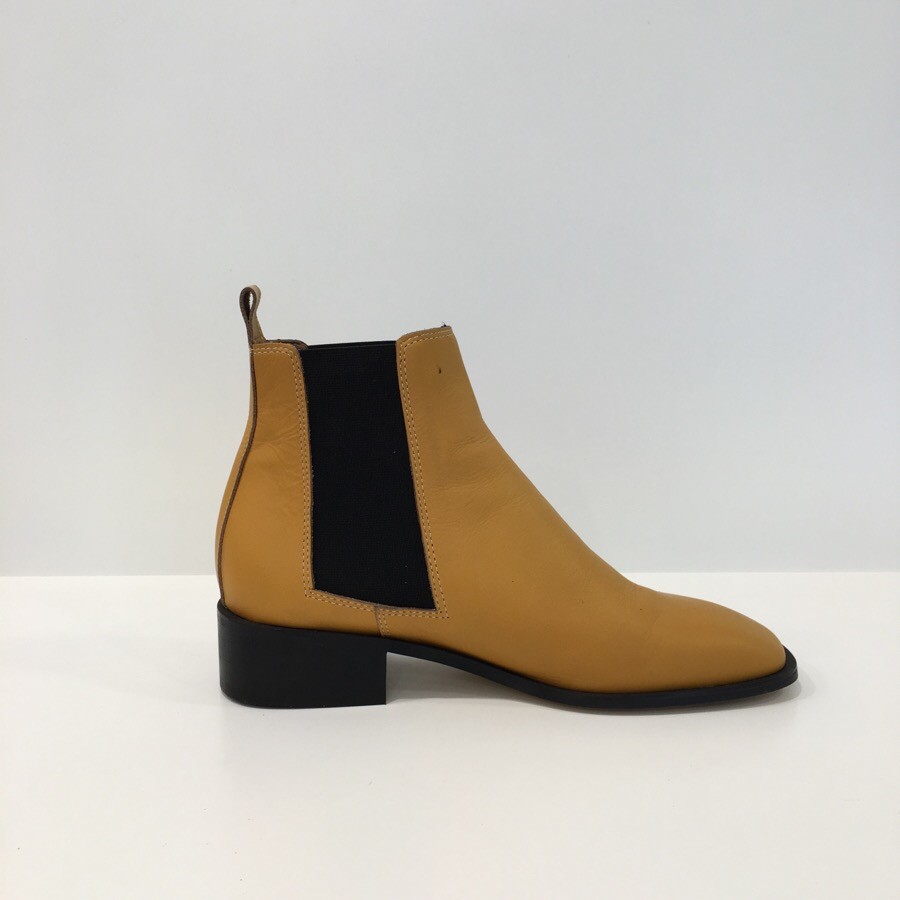 shiny chelsea boots womens