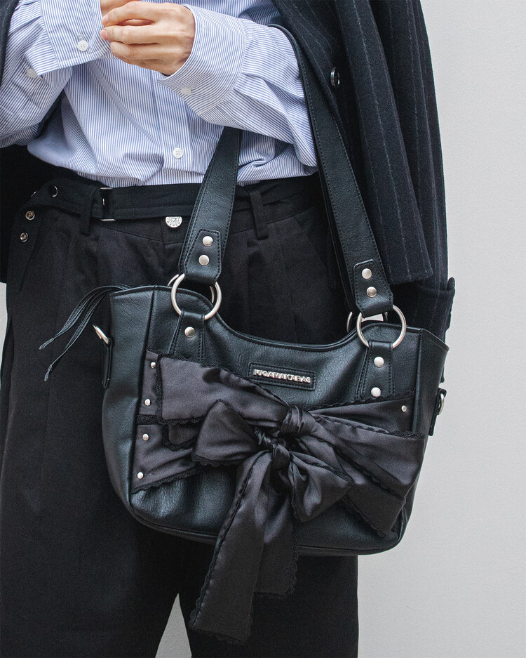Laced Ribbon Leather Shoulder Bag (Black)