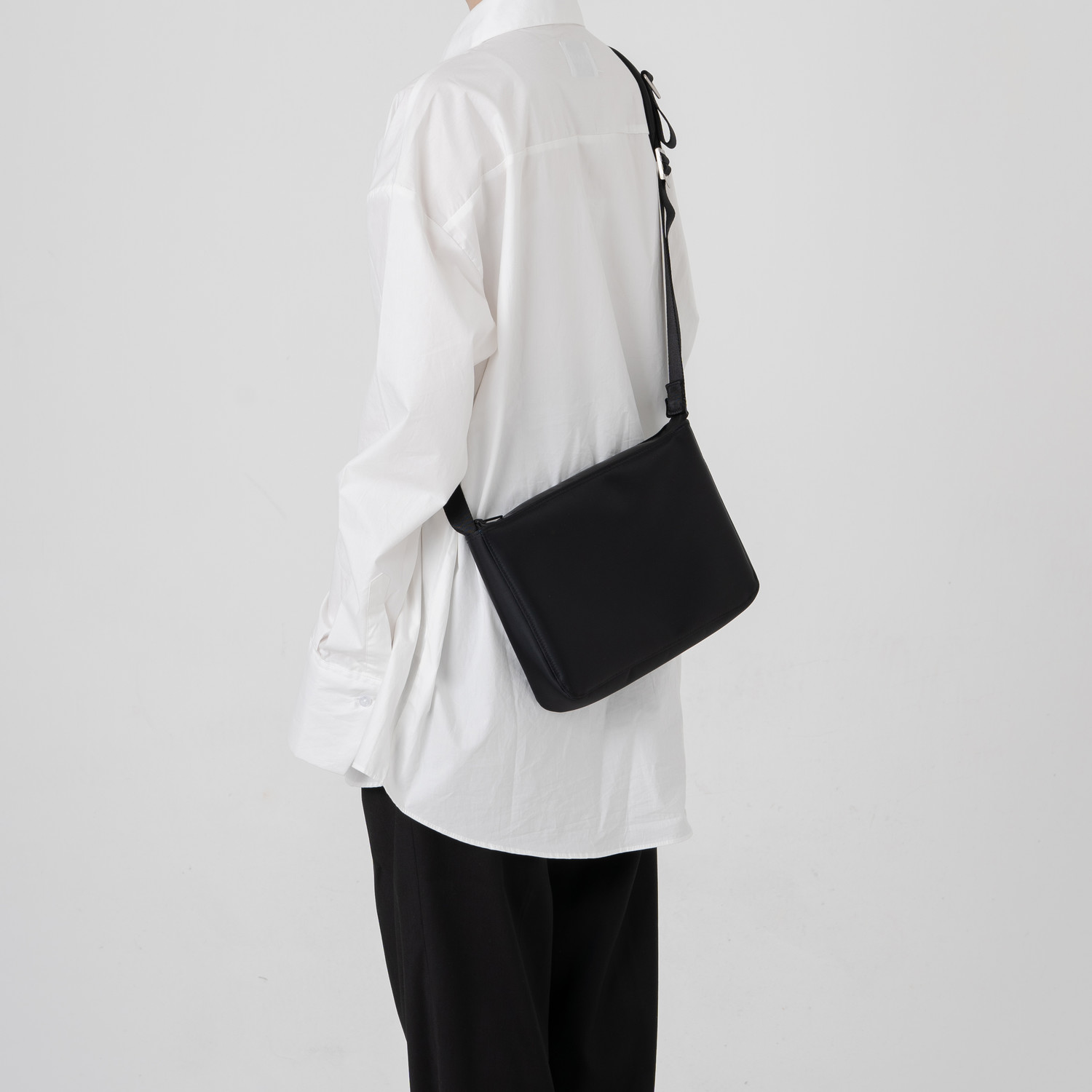 ショルダーバッグ・ポシェット HAHARCHIVE Black nylon iPad bag org.jpg