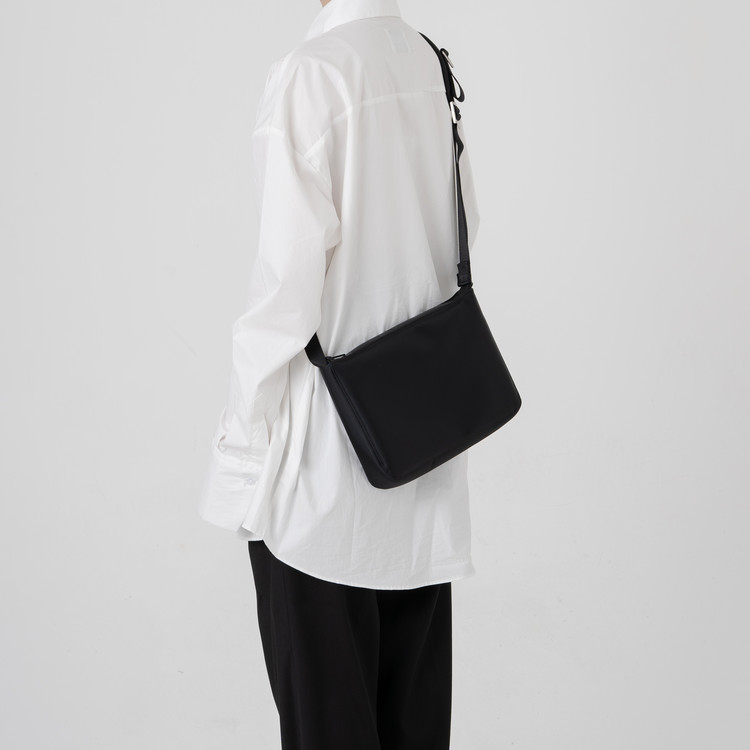 HAH ARCHIVE★BLACK NYLON I-PAD BAG Nylon iPad Bag (Black)