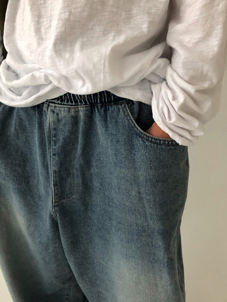 【KOOLOSET】Cat Washed Balloon Banding Denim AGOLDE Blue balloon jeans in organic denim | TheDoubleF