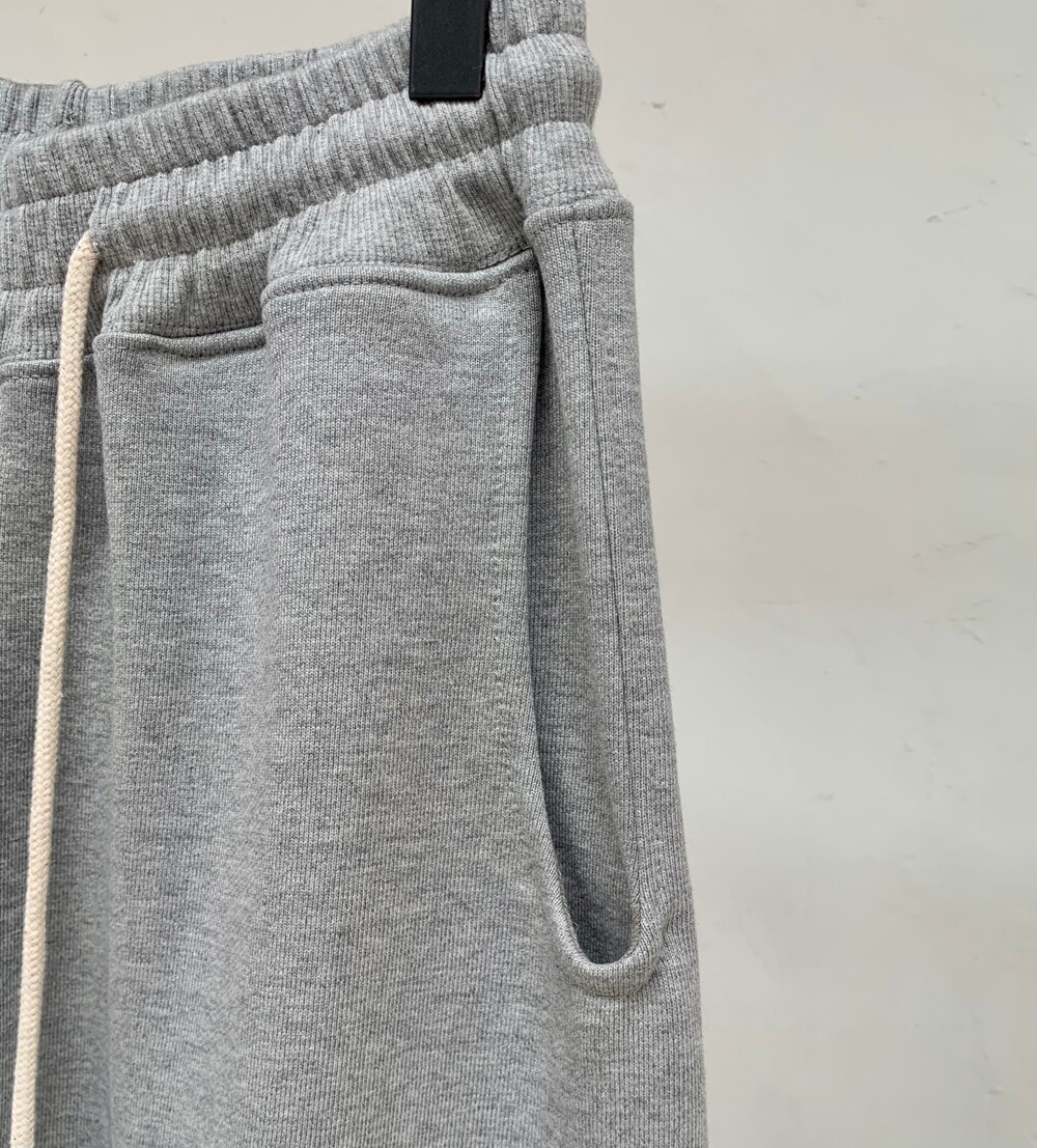 string jogger pants / grey