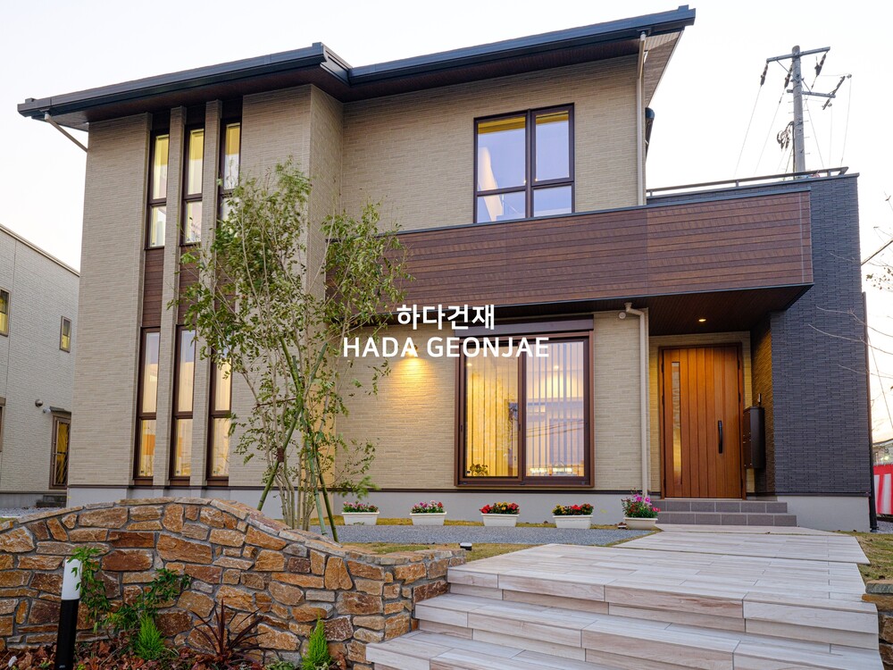 아이코트료와 코러스타일 208 / 하다건재 일본타일 아이콧료와 ICOTRYOWA