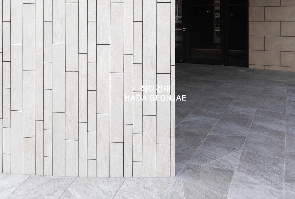 어반그랜드보더타일 D21 아이코트료와 / 하다건재 일본타일 ICOT RYOWA 아이콧료와