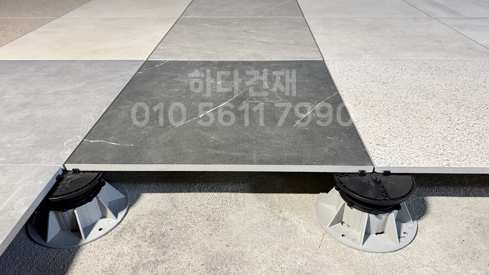 포세린타일 페데스탈시공 / 하다건재