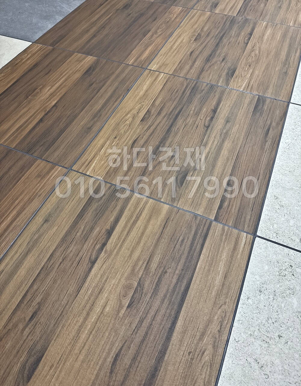 포세린타일 페데스탈타일 우드 멜리아스틱 내추럴 시공사례 / 하다건재