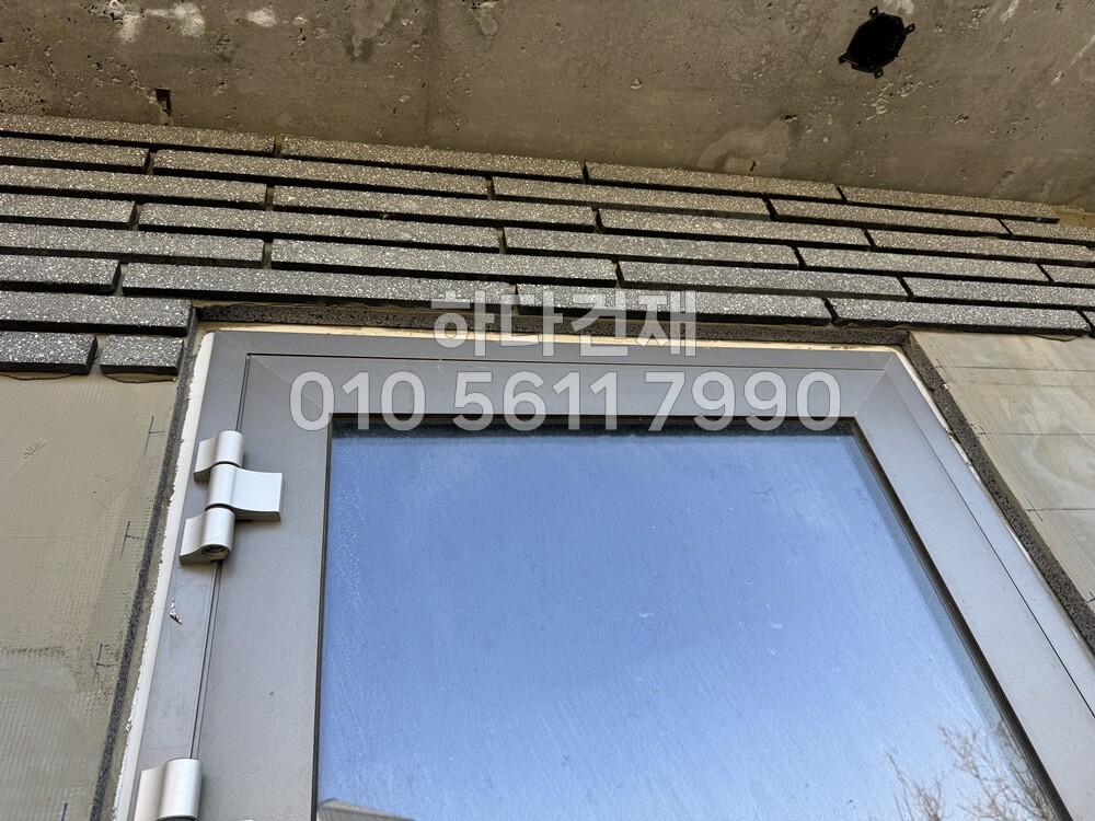 모노타일 롱와이드 500x50x17T 모던블랙 / 하다건재 시공사례