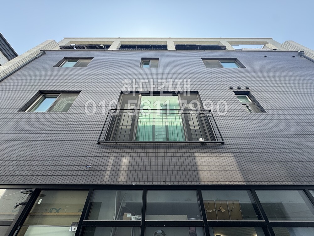 안센트타일 501번세로결, 508번가로결 투톤빌딩 시공사례 / 하다건재 아이쿄트료와 일본수입타일