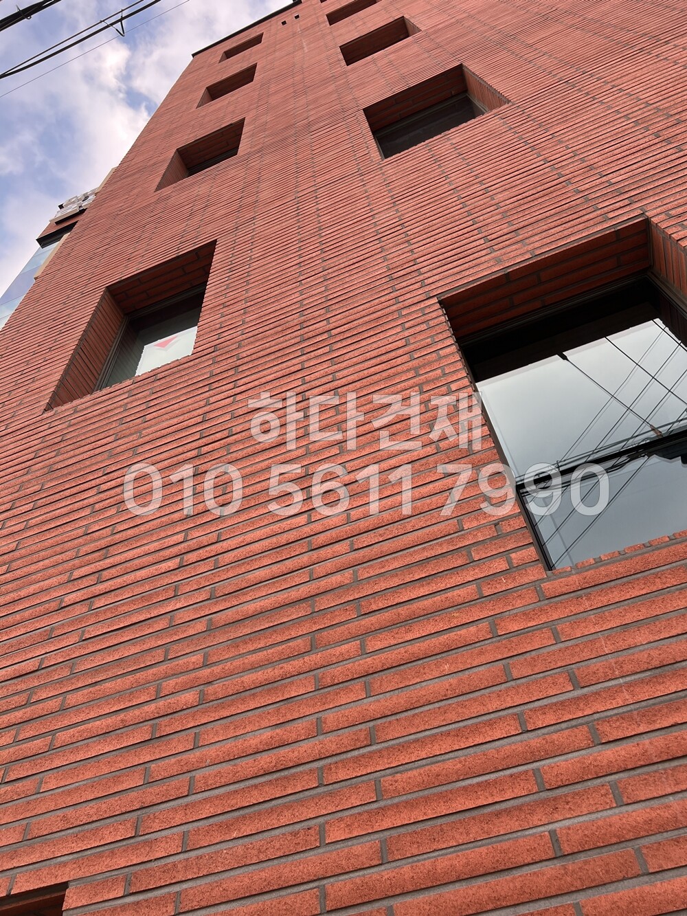 하다 모노타일 롱와이드 국산 500x50x20T 프레시레드 / 하다건재 시공사례 롱브릭타일