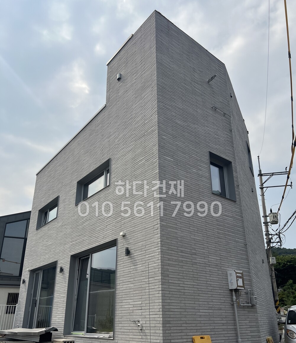 모노타일 롱와이드 오석그레이 500x50x17T / 하다건재 와이드벽돌 시공사례