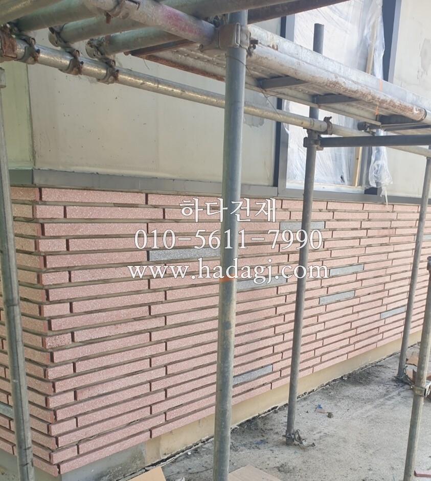 모노타일 롱브릭 500x45x17T 레드, 블랙포인트시공 / 하다건재 와이드벽돌 시공사례