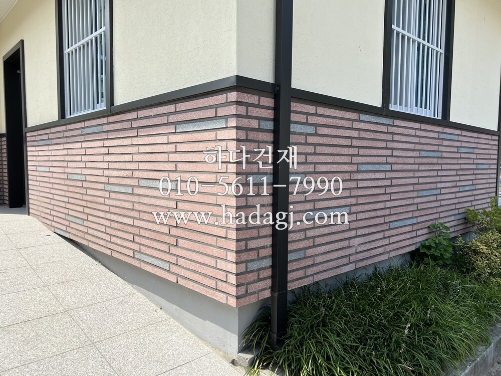 모노타일 롱브릭 500x45x17T 레드, 블랙포인트시공 / 하다건재 와이드벽돌 시공사례
