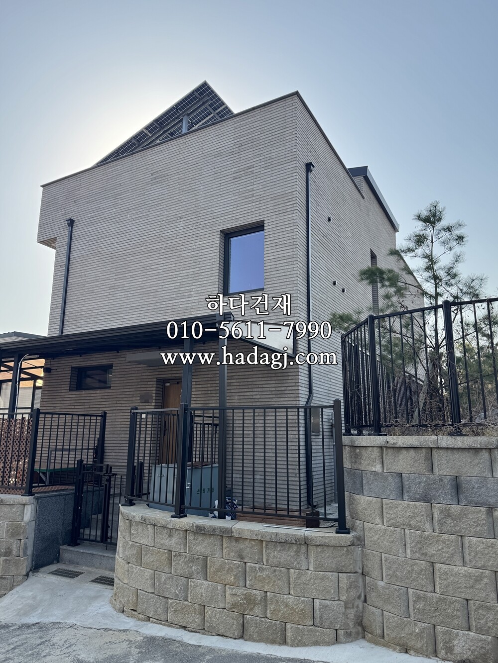 모노타일 롱와이드 500x50x18T 연브라운 / 하다건재 타운하우스 시공사례