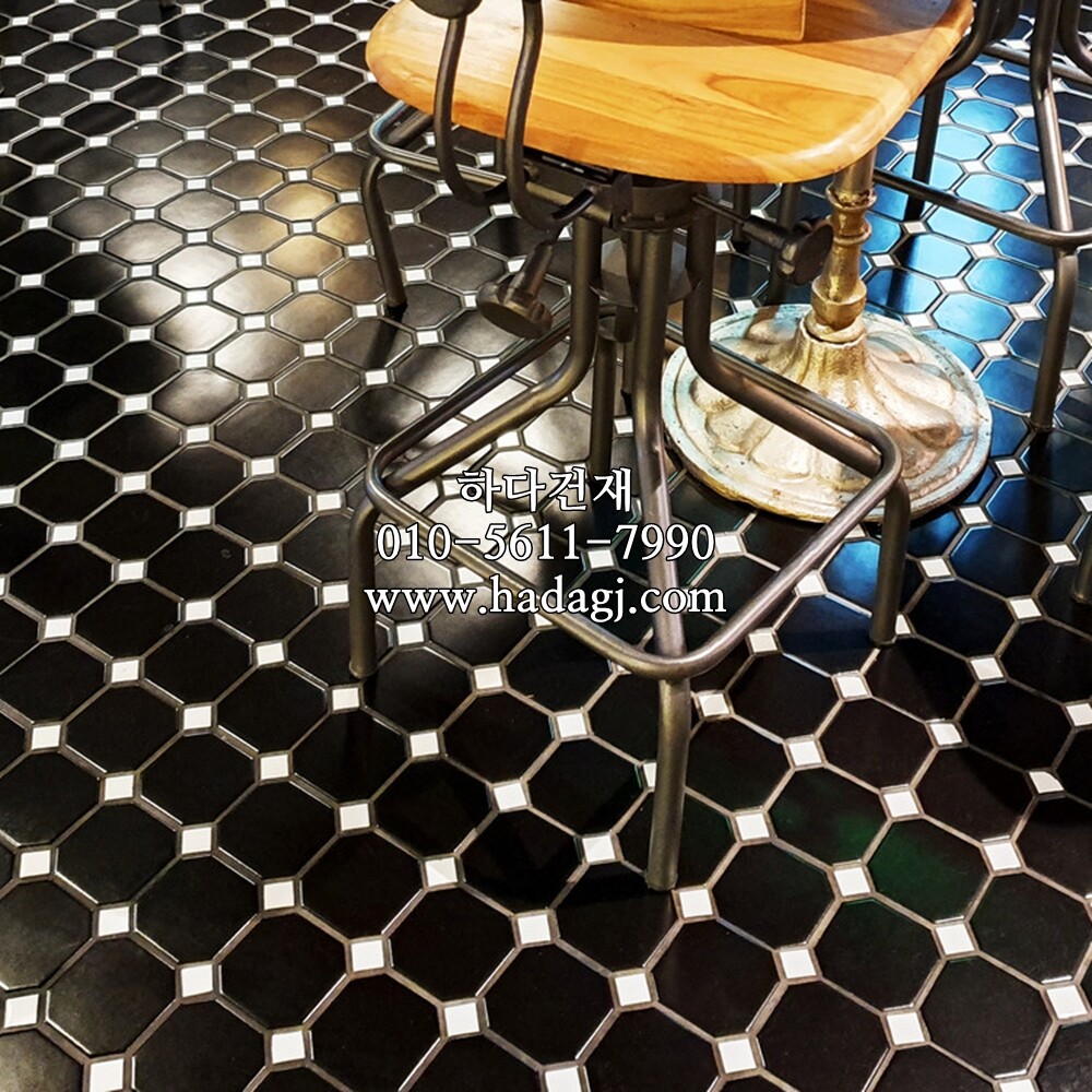 팔각 모자이크타일 95x95x5T (25x25) 블랙화이트 / 하다건재