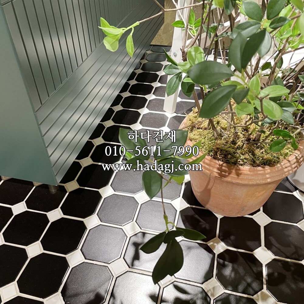 팔각 모자이크타일 95x95x5T (25x25) 블랙화이트 / 하다건재