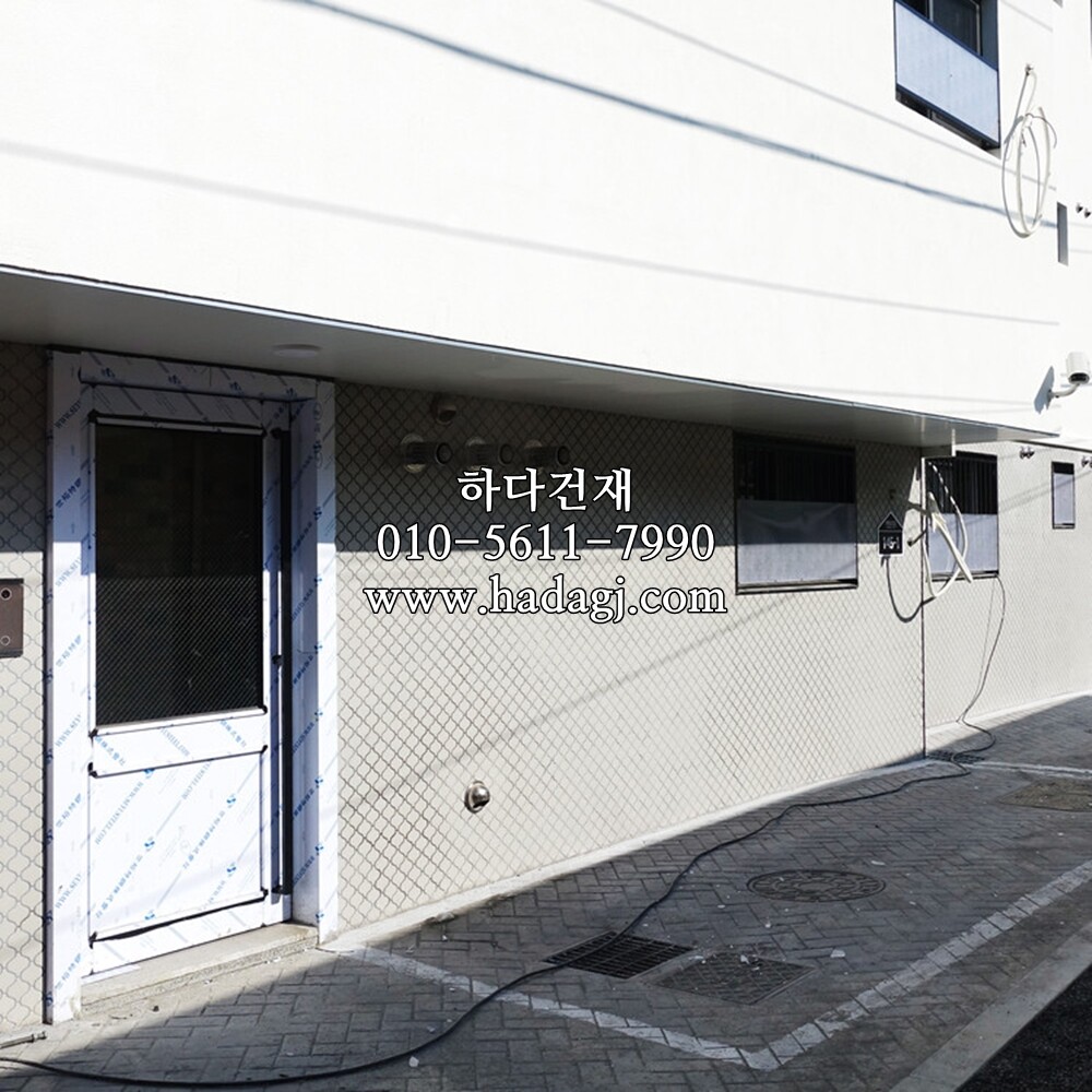 랜턴 모자이크타일 74x78x4T 라이트그레이 유광 / 하다건재