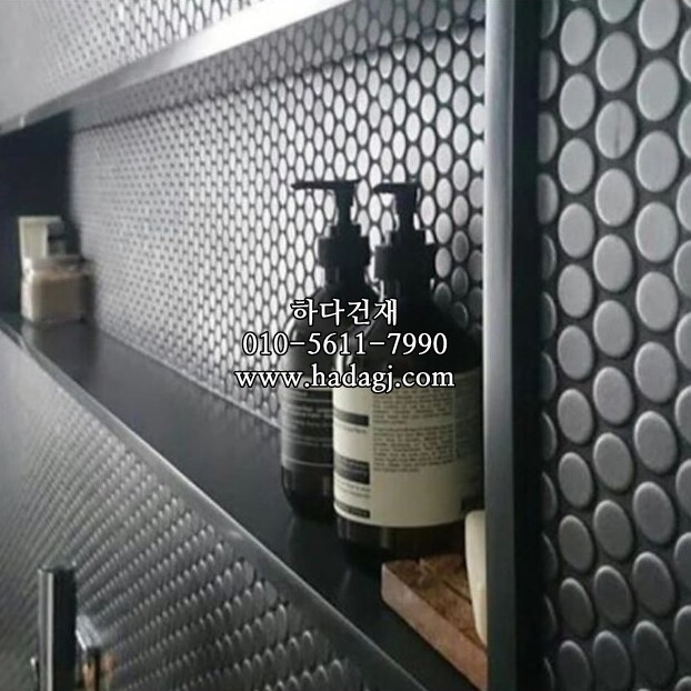 원형 모자이크타일 19x19x4T 블랙 무광 / 하다건재