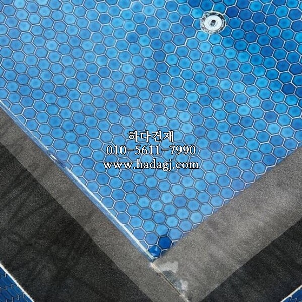 육각 모자이크타일 51x59x4T 로얄블루 유광 / 하다건재