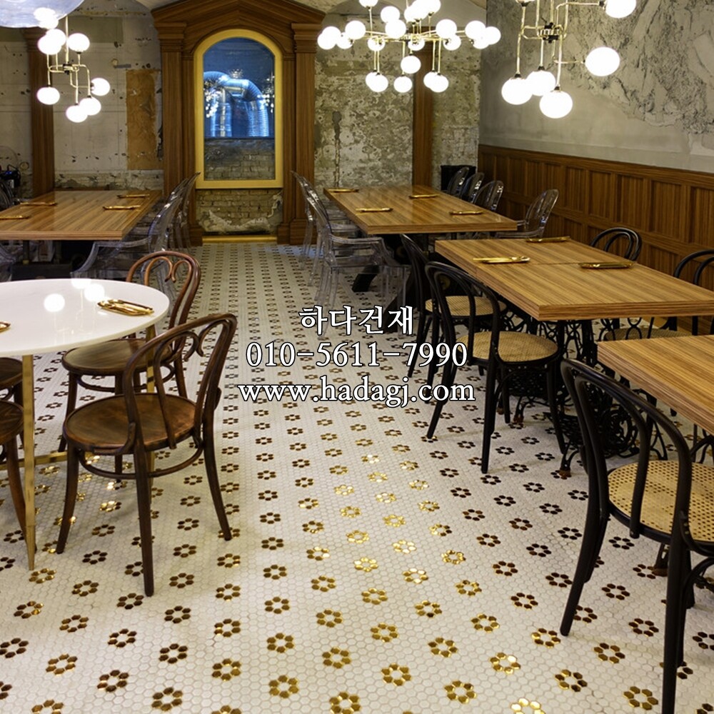 육각 모자이크타일 23x27x4T 화이트 골드 플라워 / 하다건재