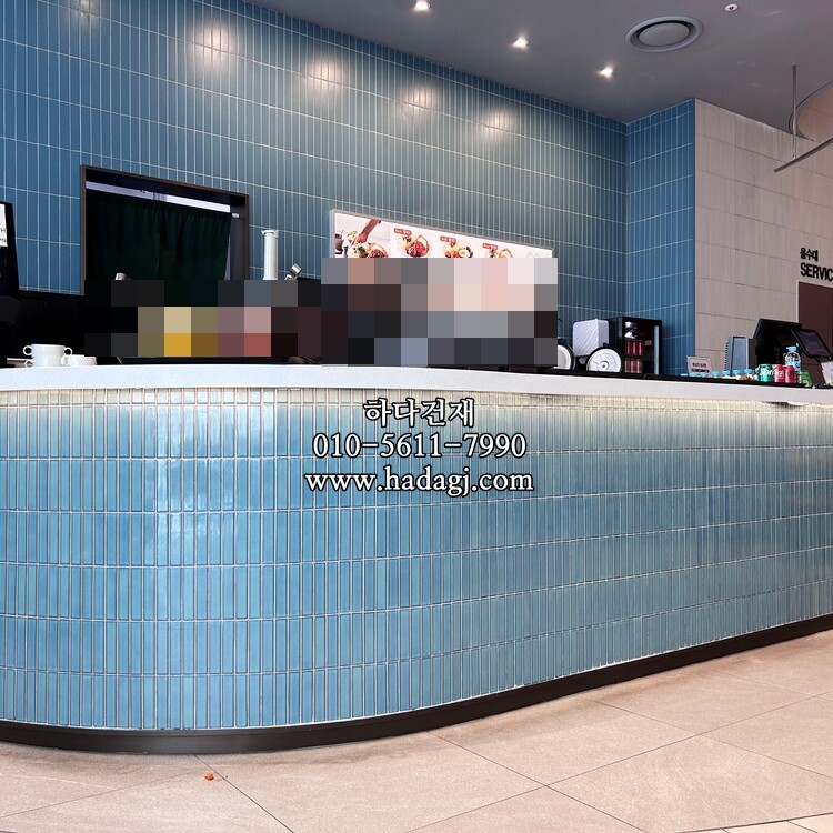 직각 모자이크타일 45x145x6T 티파니 유광 / 하다건재