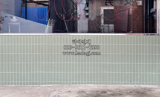 직각 모자이크타일 45x145x6T 피스타치오 논슬립 / 하다건재