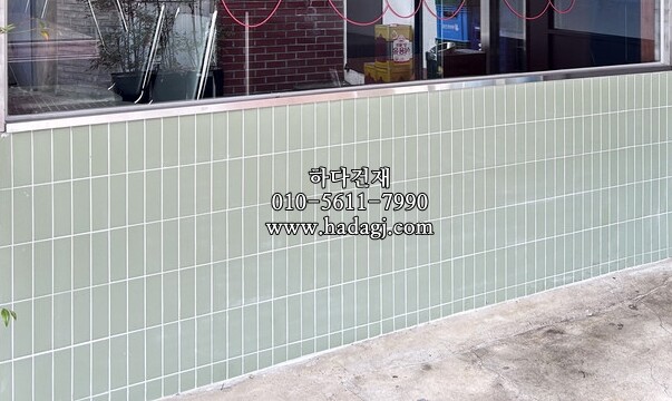직각 모자이크타일 45x145x6T 피스타치오 논슬립 / 하다건재