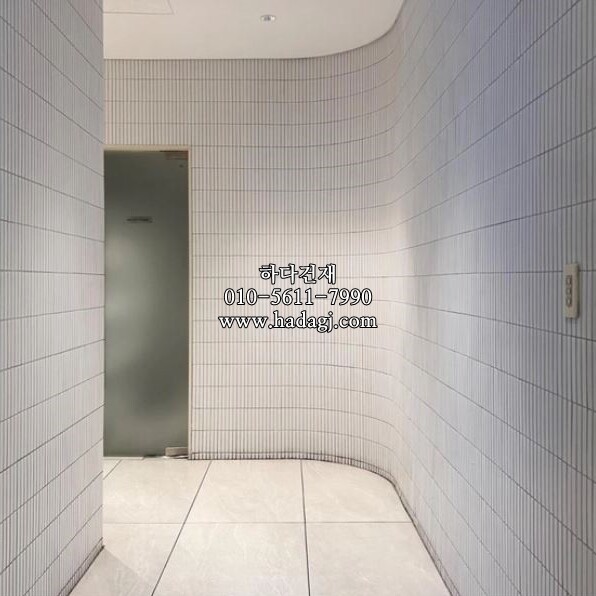 직각 모자이크타일 22x145x5T 화이트 무광 / 하다건재