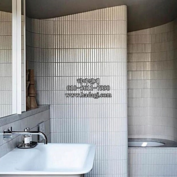 직각 모자이크타일 22x145x5T 화이트 무광 / 하다건재