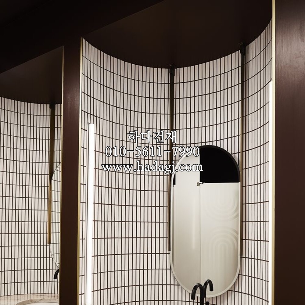 직각 모자이크타일 22x145x5T 화이트 유광 / 하다건재