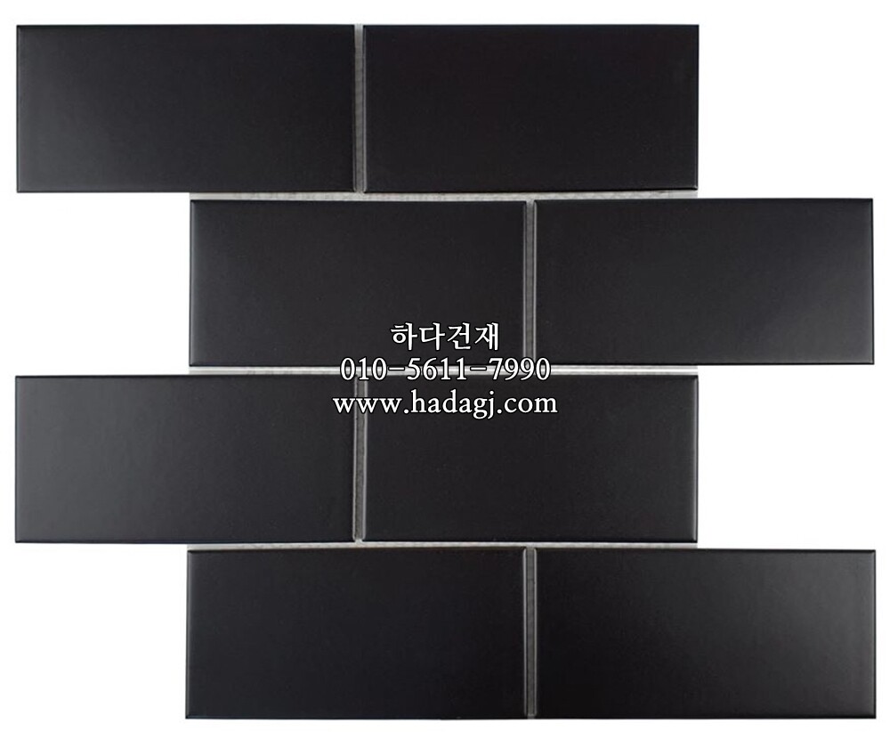직각 모자이크타일 격자 68x136x5T 블랙 무광 / 하다건재