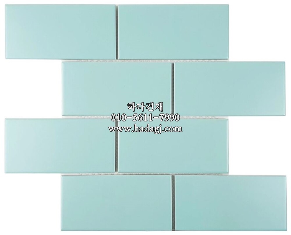 직각 모자이크타일 격자 68x136x5T 민트 무광 / 하다건재