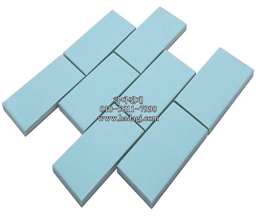 직각 모자이크타일 격자 68x136x5T 민트 무광 / 하다건재
