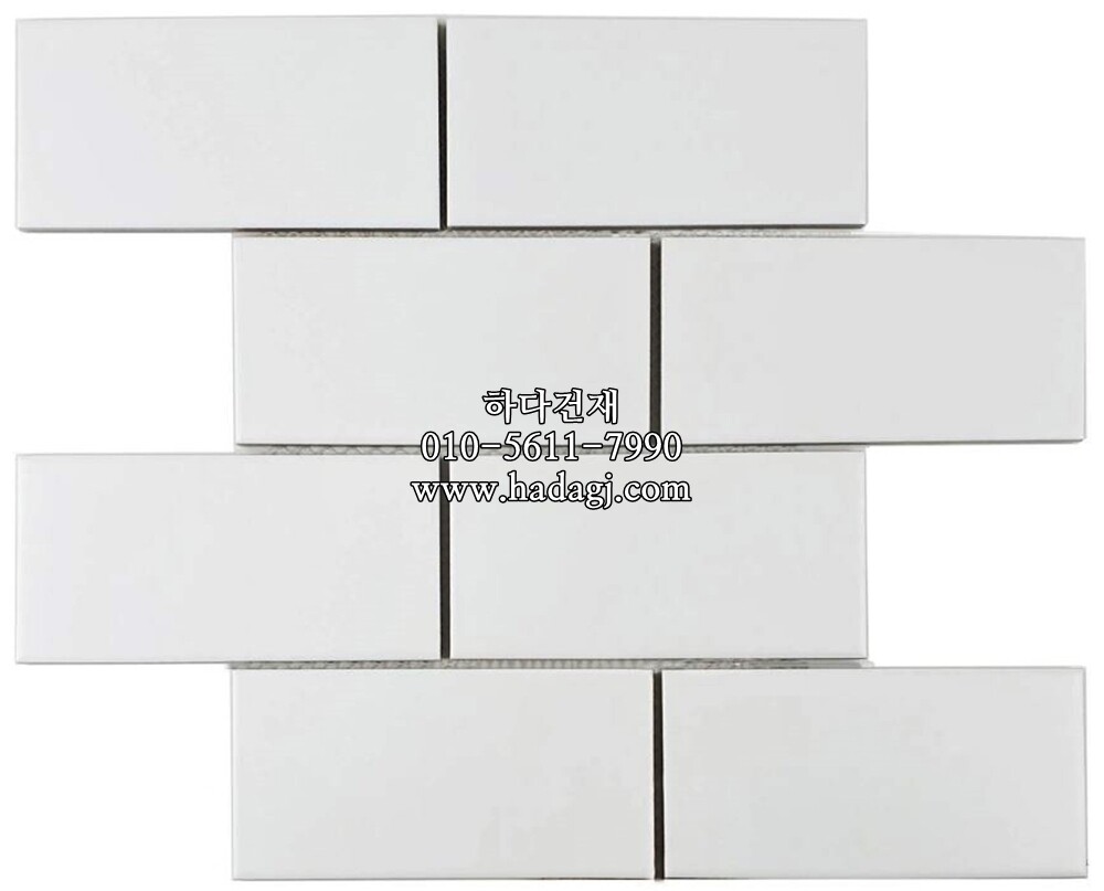 직각 모자이크타일 격자 68x136x5T 화이트 무광 / 하다건재