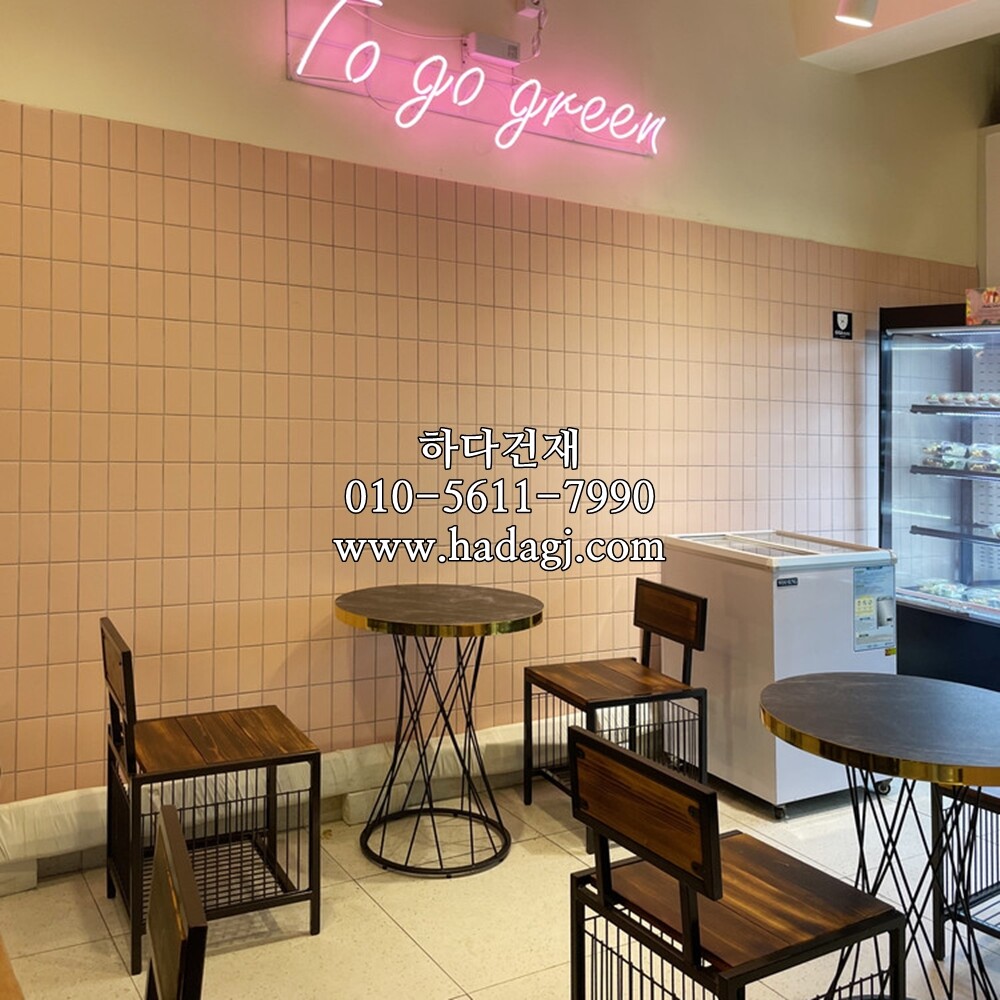 직각 모자이크타일 68x136x6.5T 핑크 무광 / 하다건재