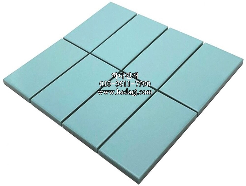 직각 모자이크타일 68x136x6.5T 민트 무광 / 하다건재