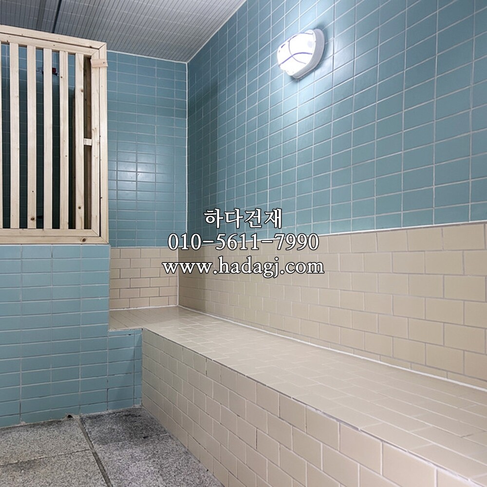 직각 모자이크타일 68x136x6.5T 민트 무광 / 하다건재