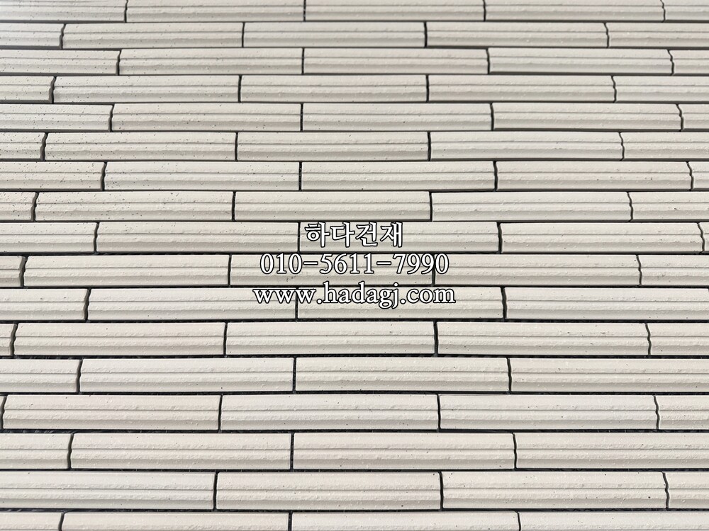 세라비오W 화이트 303x303x8T / 하다건재 릭실이낙스 LIXIL INAX