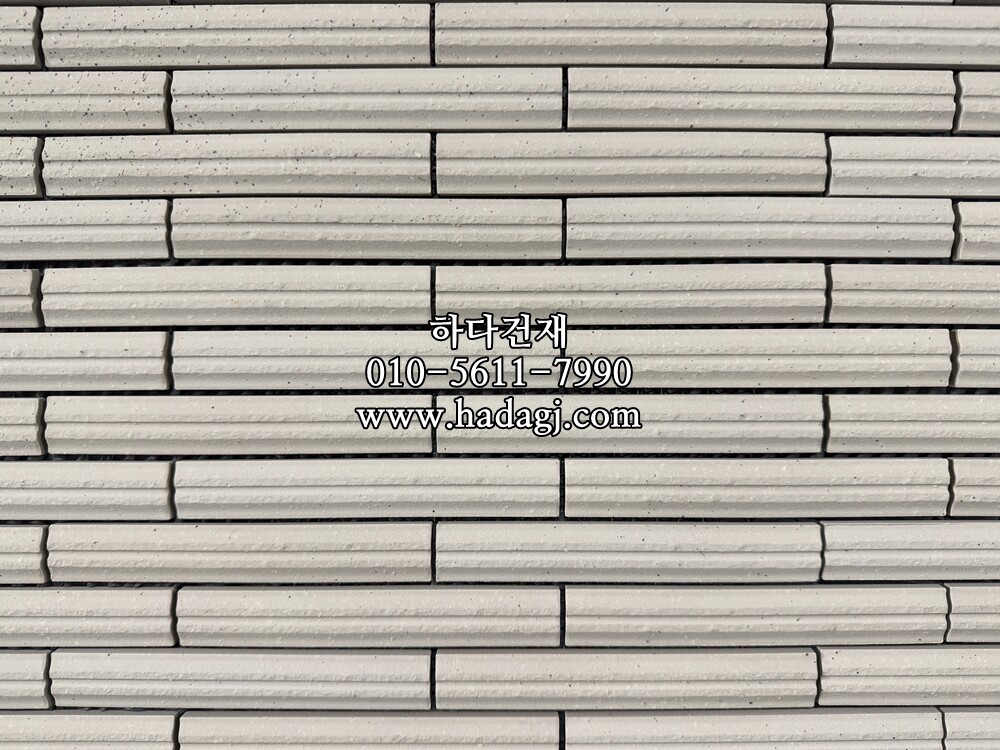 세라비오W 화이트 303x303x8T / 하다건재 릭실이낙스 LIXIL INAX