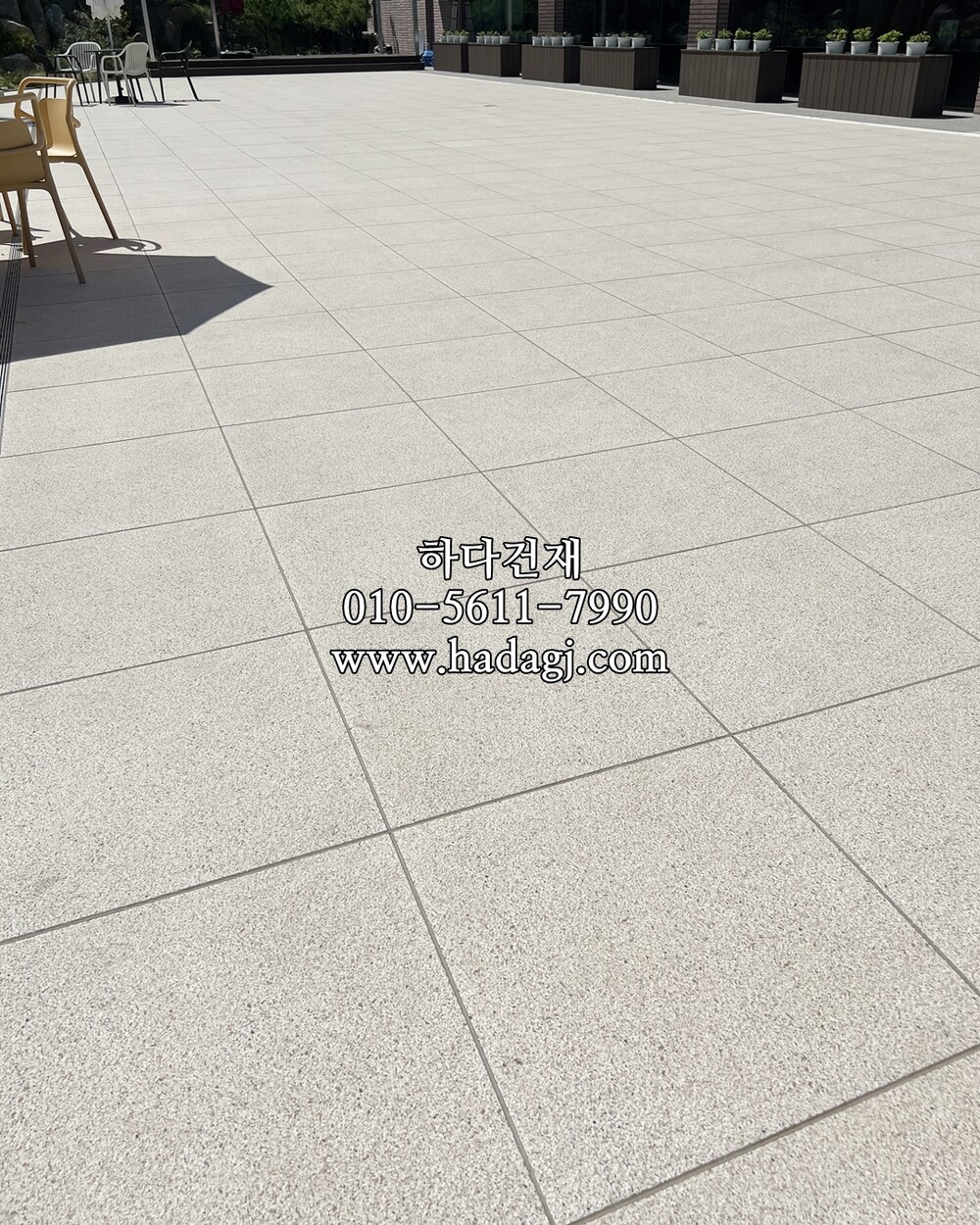 포세린타일 페데스탈타일 로마화이트콩자갈 아이보리 600 / 하다건재 시공사례