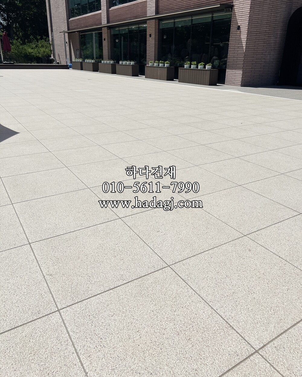 포세린타일 페데스탈타일 로마화이트콩자갈 아이보리 600 / 하다건재 시공사례