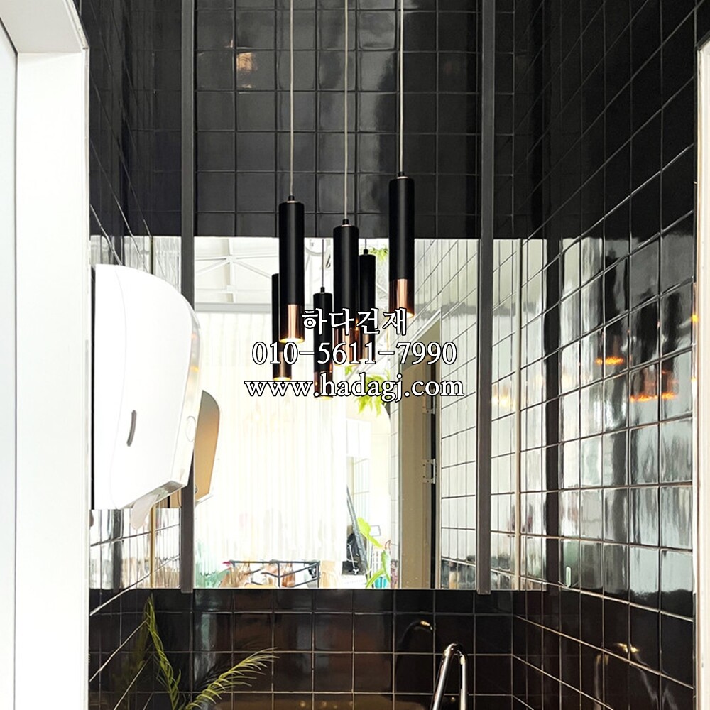 정각 모자이크타일 97x97x6T 블랙 유광 / 하다건재