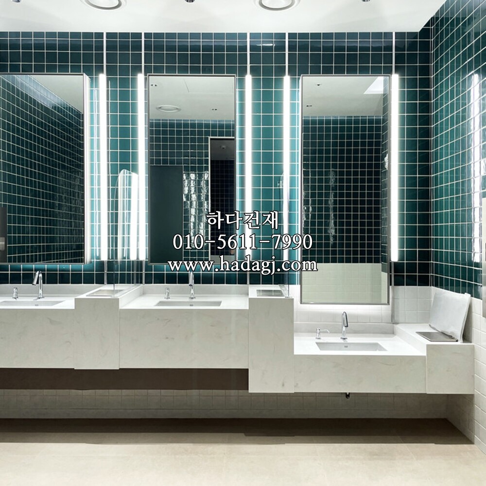 정각 모자이크타일 97x97x6T 그린 유광 / 하다건재