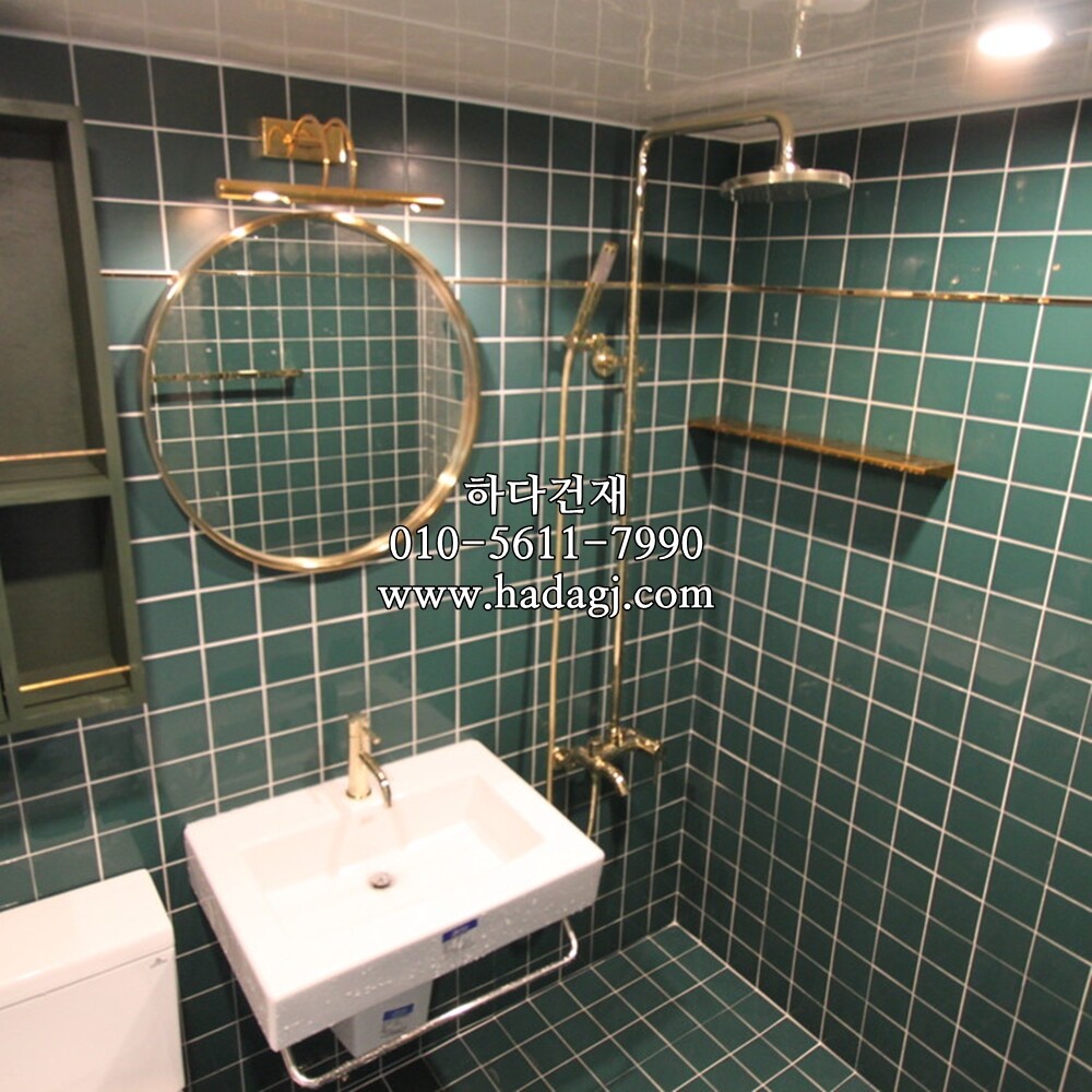 정각 모자이크타일 97x97x6T 그린 무광 / 하다건재