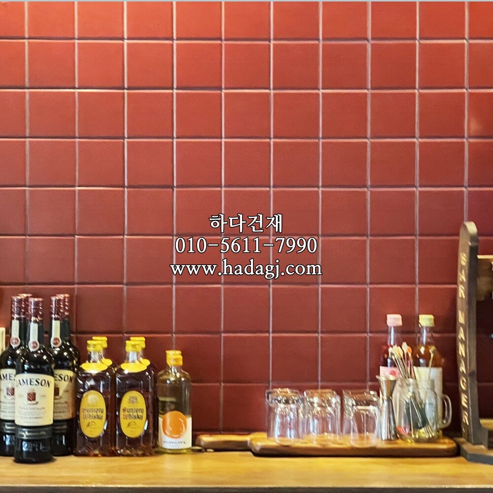 정각 모자이크타일 97x97x6T 버건디 무광 / 하다건재