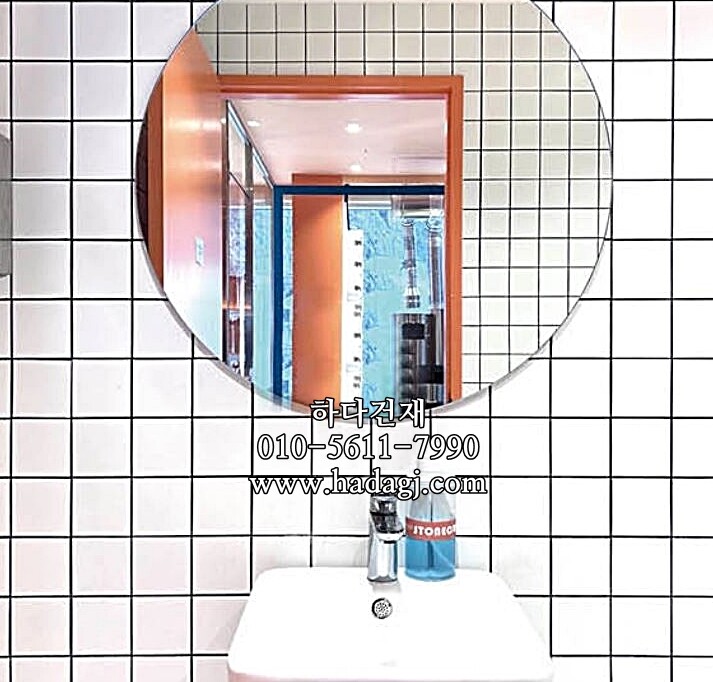 정각 모자이크타일 97x97x6T 화이트 유광 / 하다건재