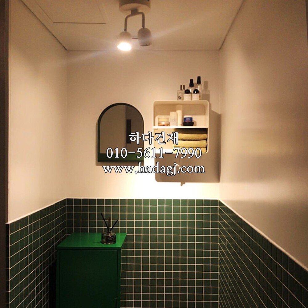 정각 모자이크타일 48x48x6T 그린 무광 / 하다건재