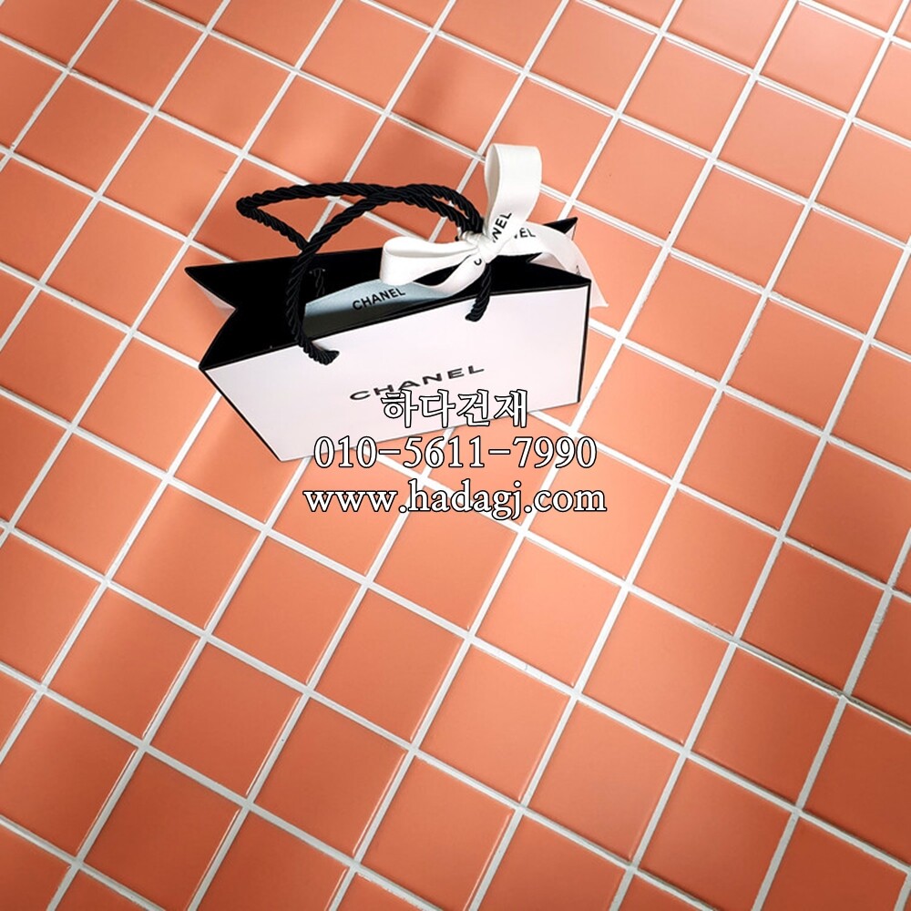 정각 모자이크타일 48x48x6T 오렌지핑크 무광 / 하다건재